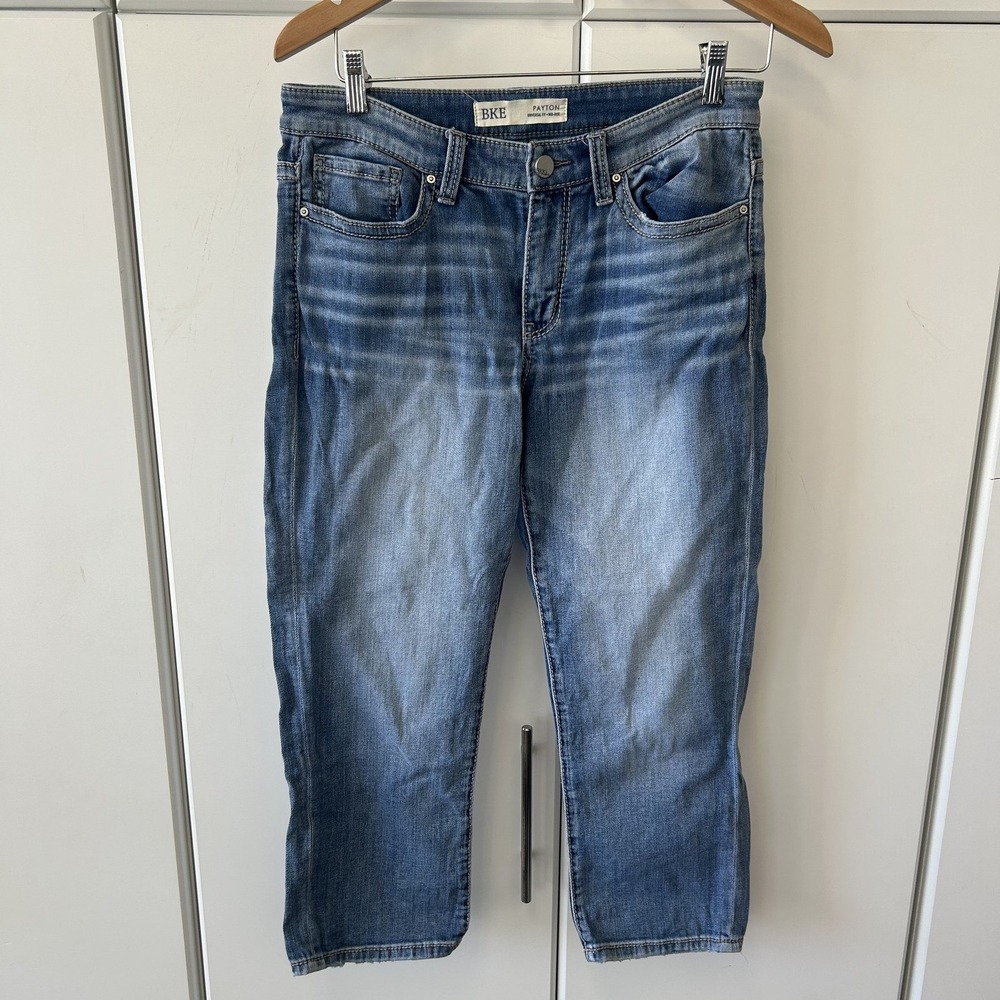 BKE Payton Universal Fit Mid-Rise Capri Jeans Medium Wash Blue Denim Size 28